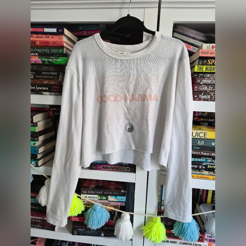 Boutique Good Karma Graphic Pullover Long Sleeve White Knit Top Shirt